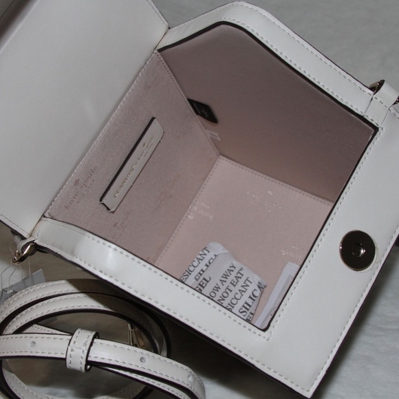 NWT Kate Spade X Peanuts Snoopy 3D House Crossbody Novelty Purse Woodstock - Picture 6 of 6